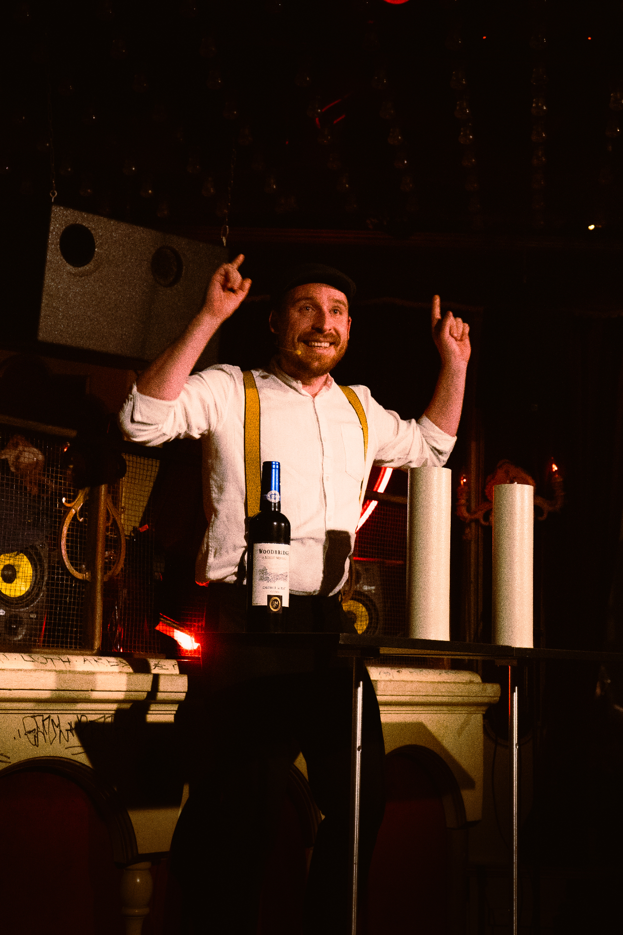 George Busch bei einer Stand-Up Bühnenshow